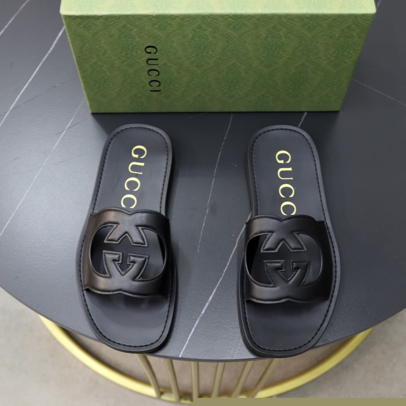 G*u*i slippers